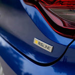 Resmi Galeri görüntüleyicisine yükleyin, Renault Clio 5 Bagaj Arması - Krom, RS Line | 2019 ve Sonrası, HB