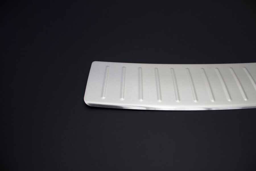Ford Kuga Arka Tampon Eşiği - Krom Taşlı | 2008-2012 Arası