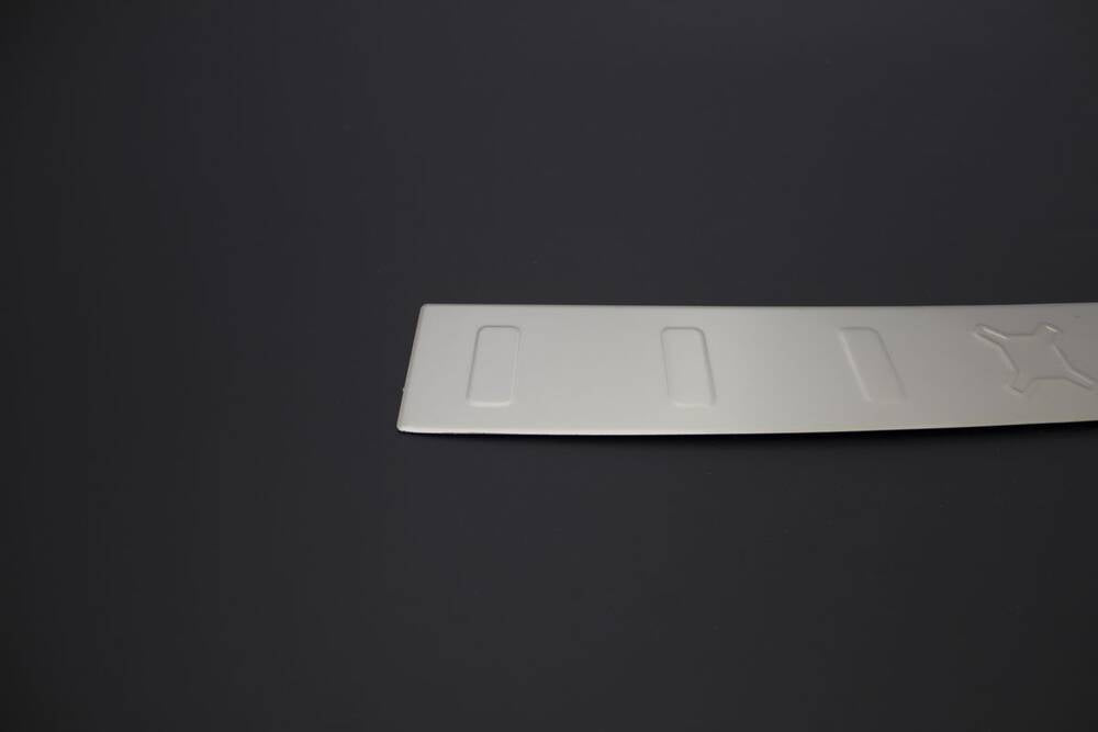 Jeep Renegade Arka Tampon Eşiği - Krom Taşlı | 2014 ve Sonrası