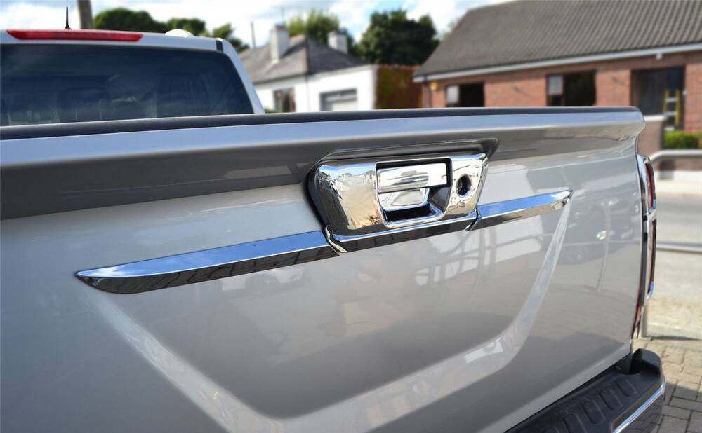 Nissan Navara Bagaj Açma Çerçevesi - Krom | 2015 ve Sonrası