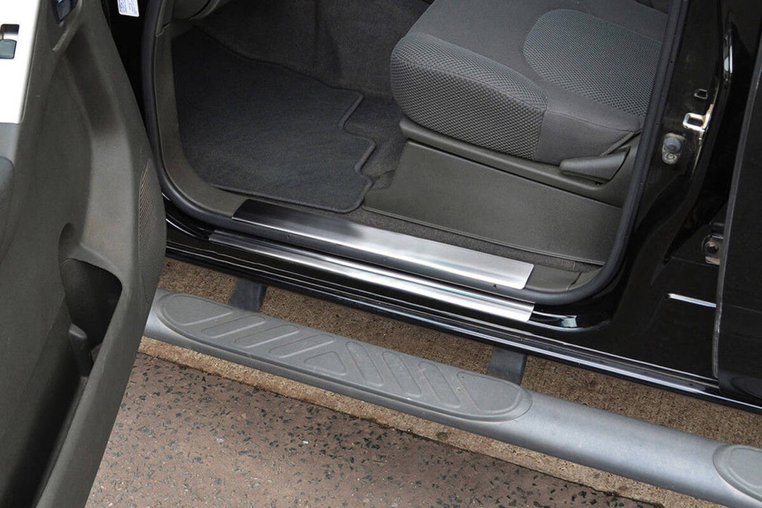 Nissan Navara Kapı Eşiği - Krom (8 Parça) | 2006-2015 Arası