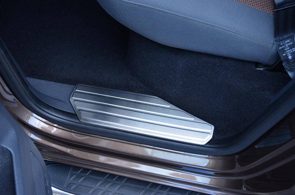 VW Amarok İç Kapı Eşiği - Krom (4 Parça) | 2010-2021 Arası
