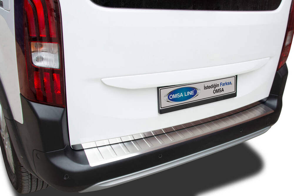 Toyota Proace City Arka Tampon Eşiği - Krom Taşlı | 2019 ve Sonrası