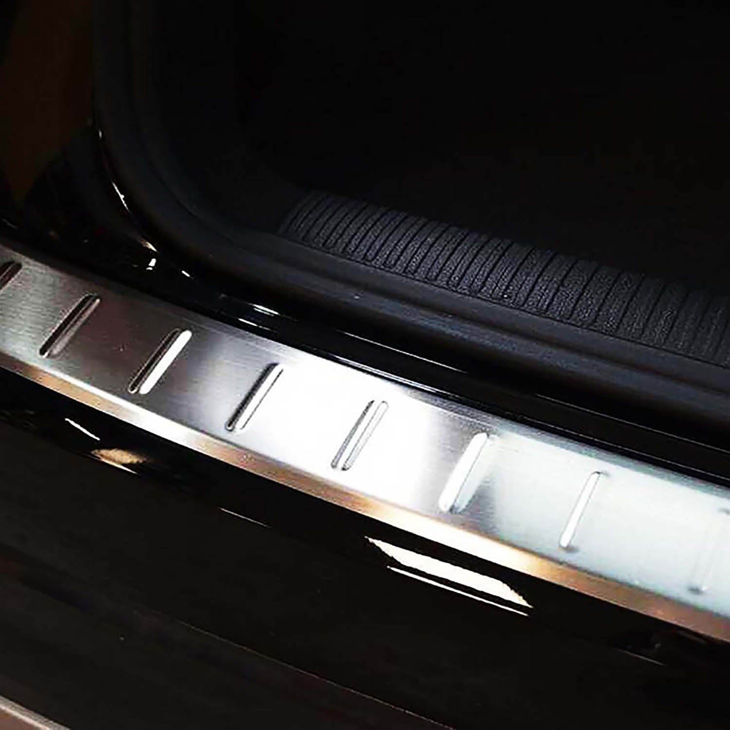 Audi Q2 Krom Arka Tampon Eşiği Aksesuarları Detaylı Resimleri, Kampanya bilgileri ve fiyatı - 7